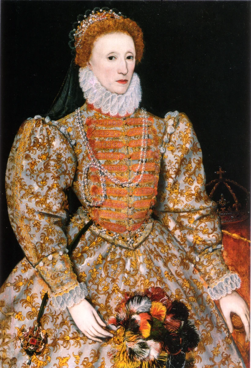 Portrait d’Élisabeth Ire en robe ornée, portant bijoux et coiffure élaborée.