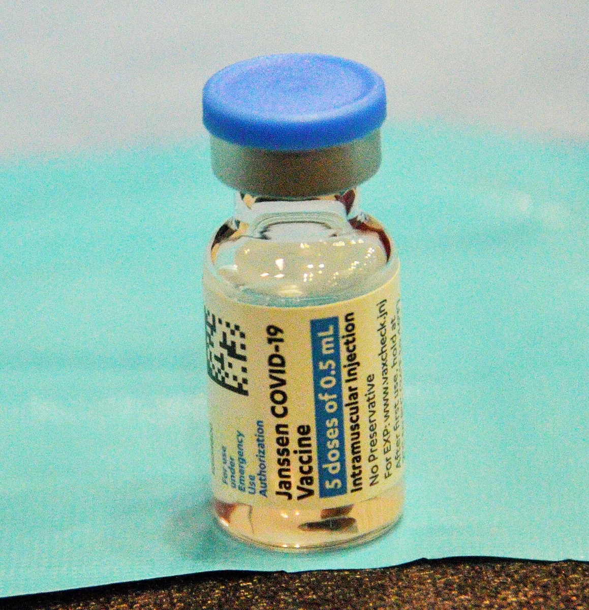 Flacon d’un vaccin Janssen contre la COVID-19 photographié en mars 2021.